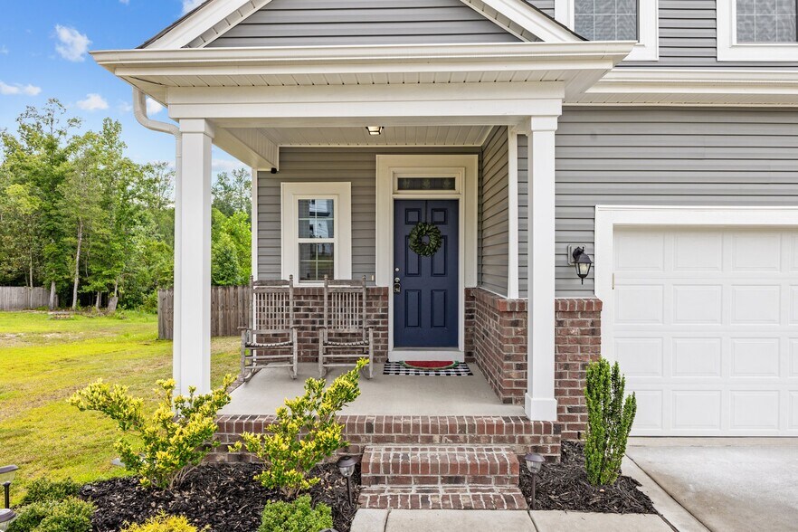 Building Photo - 130 Amelia Dr
