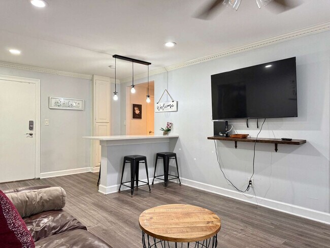 Building Photo - 215 Piedmont Ave NE