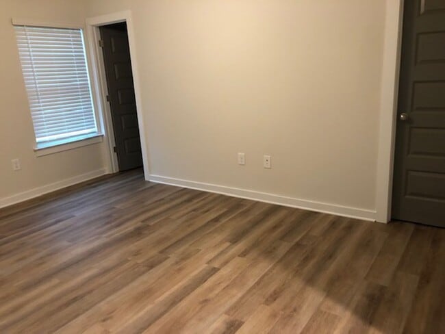Building Photo - Beautiful Townhome in Athens!