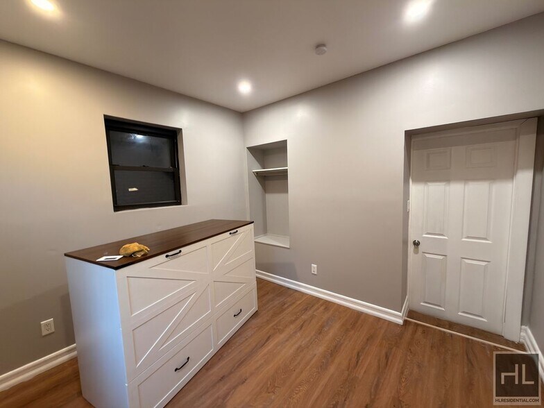 Building Photo - HALSEY STREET