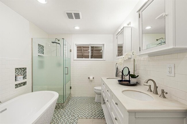 Building Photo - 2591 Spring Valley Dr
