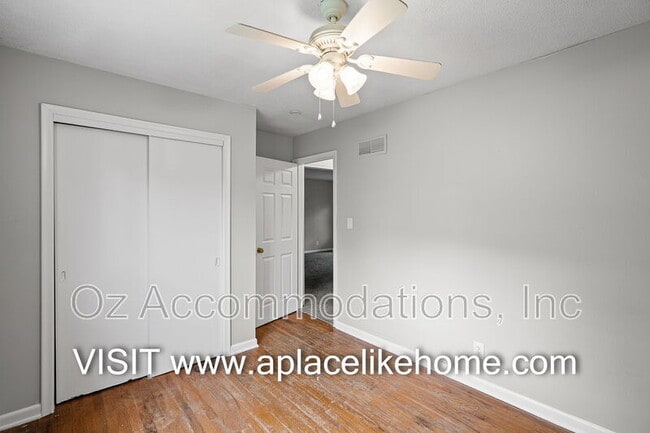 Building Photo - 1606 N 63 Pl