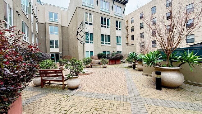 Building Photo - Large Downtown Oakland Two Bedroom Condominium at The Jade