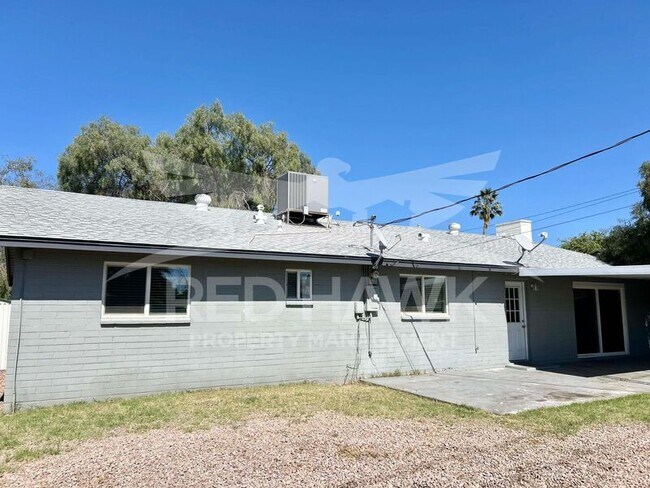 Building Photo - 117 W Del Rio Dr