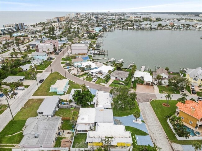 Building Photo - 14060 Miramar Ave