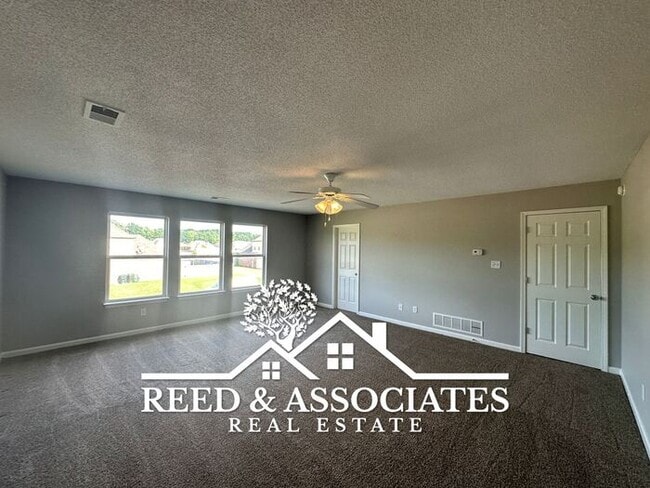 Building Photo - Charming Bartlett Home~3 Bedroom