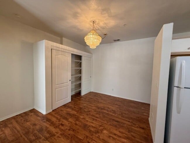 Building Photo - Price Reduced 2 Bedroom 2 Bath Contact Pro...