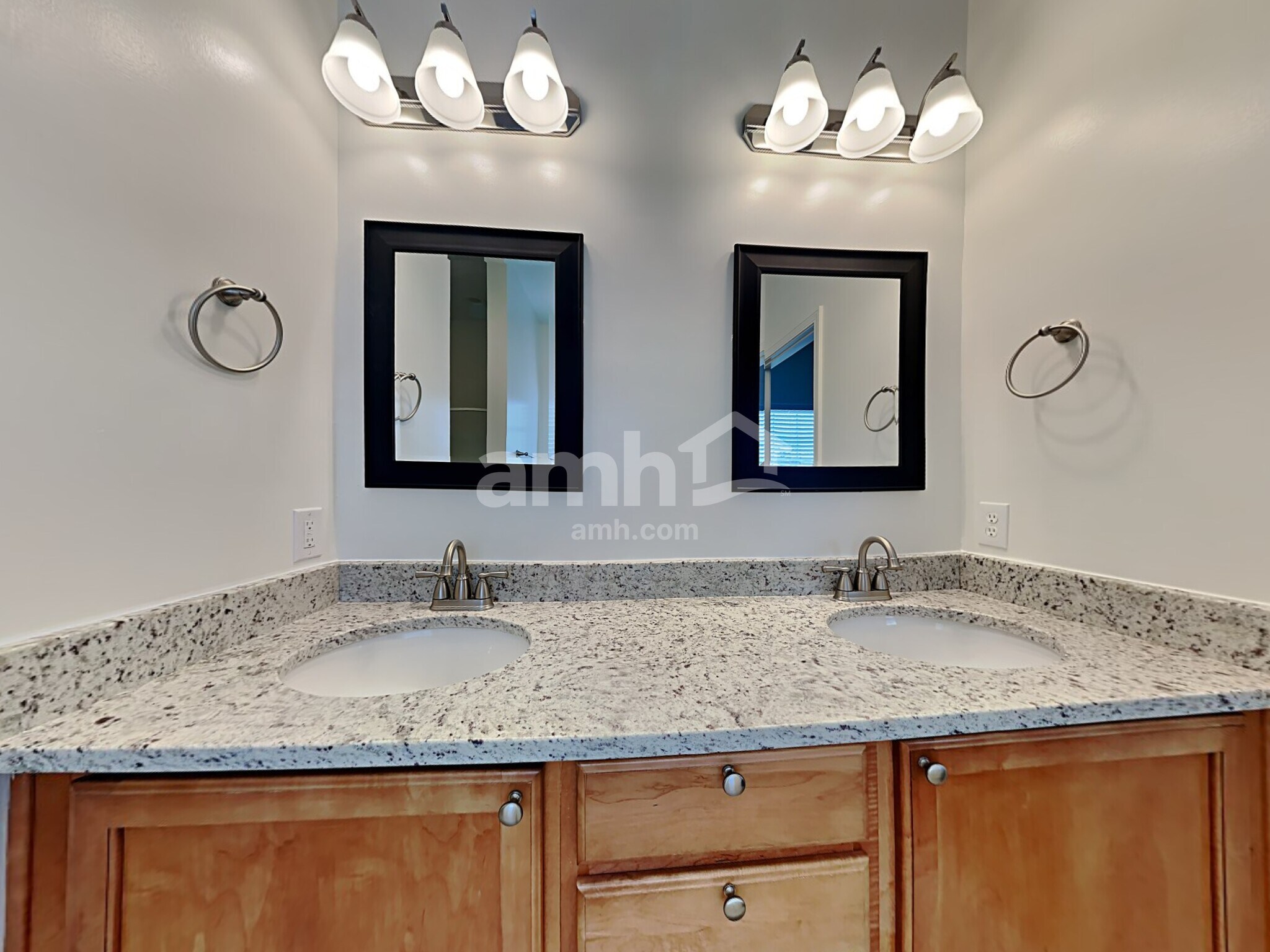 Building Photo - 632 Stonebridge Cir