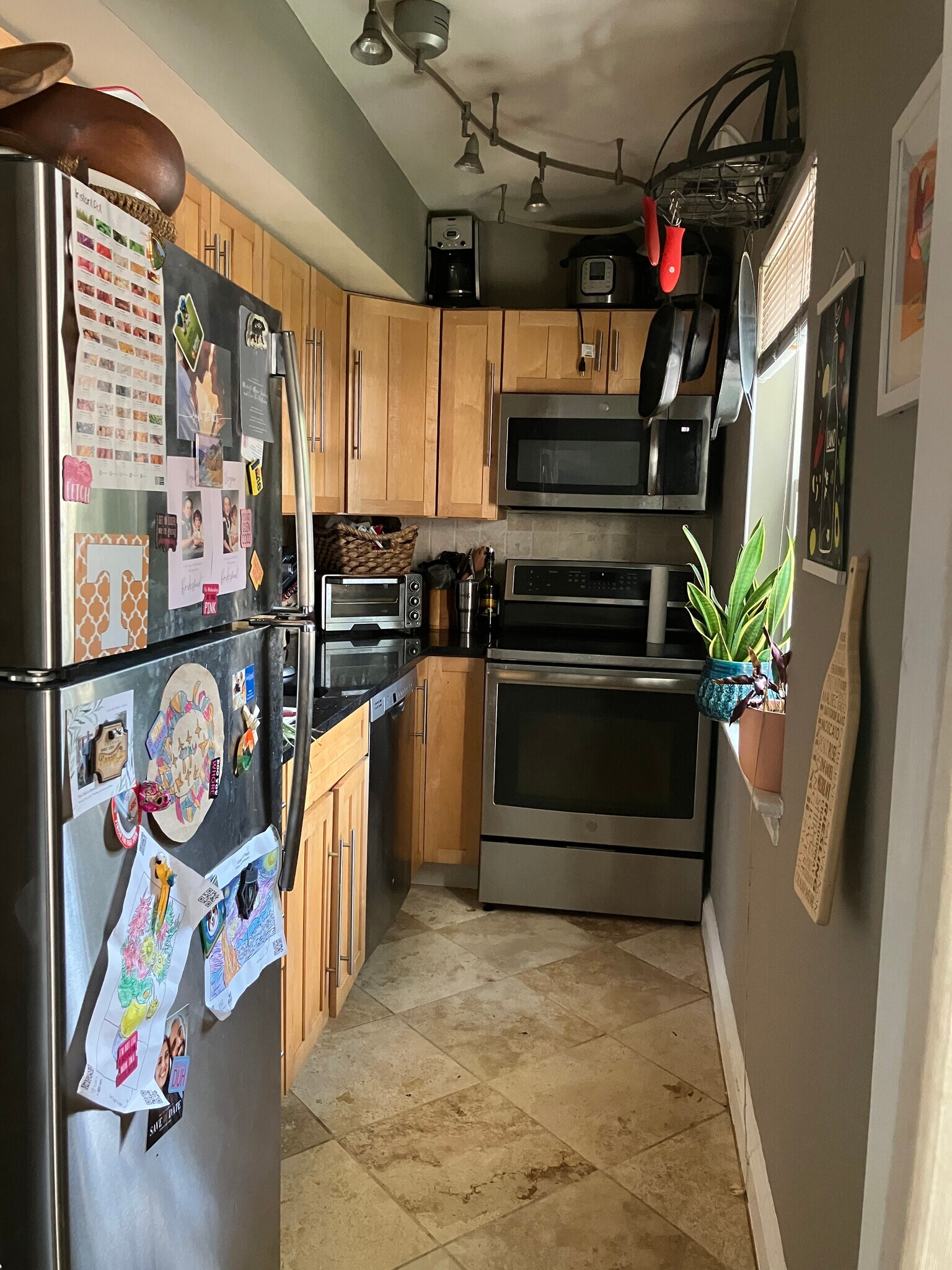 Kitchen - 1305 N Ode St