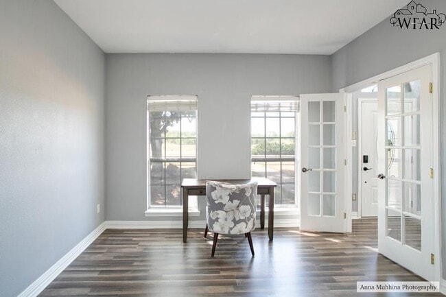 Building Photo - 2812 S Shepherds Glen