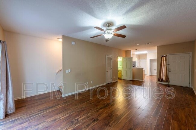 Building Photo - 807 Scrub Jay Dr