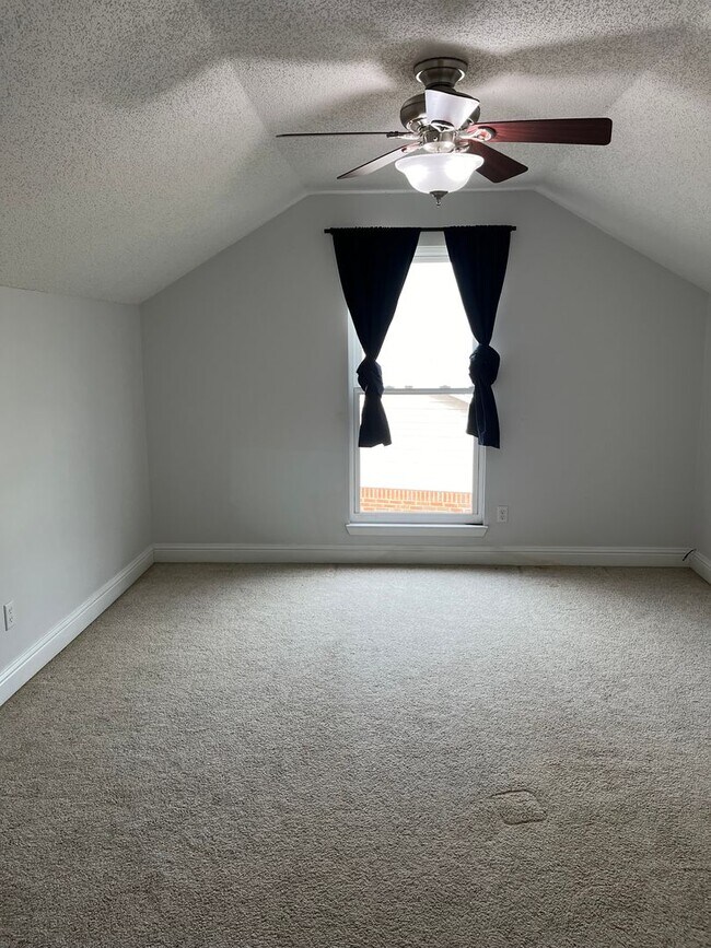 Building Photo - Beach Access 5BR 3Bath Home in Mary Esther
