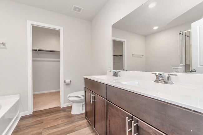 Building Photo - 11634 Braemar Village Dr