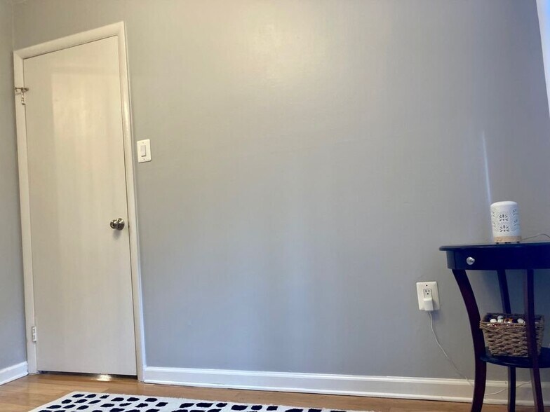 Building Photo - 12209 Braxfield Ct