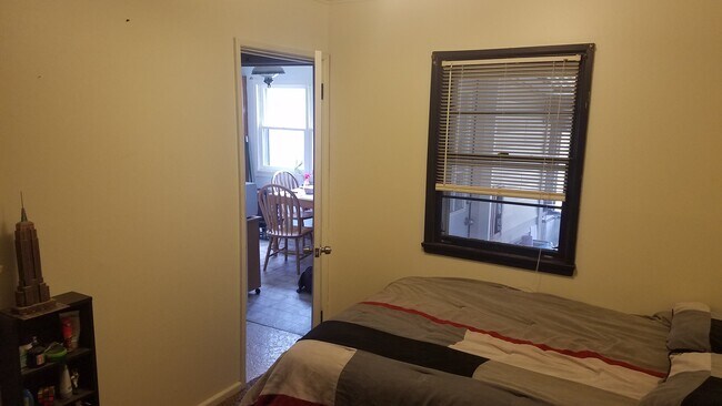 Building Photo - 1127 S Allen St