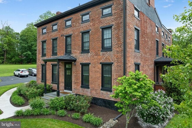 Building Photo - 2406 Upper Ridge Rd