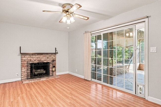 Building Photo - 4448 Irvington Ave
