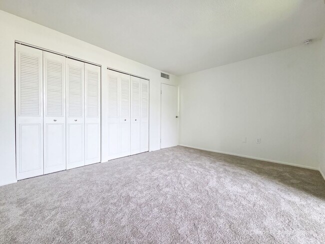 Building Photo - 711 SW 75th St