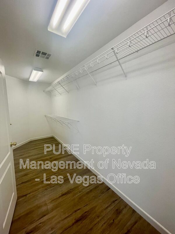 Building Photo - 102 La Padania Ave