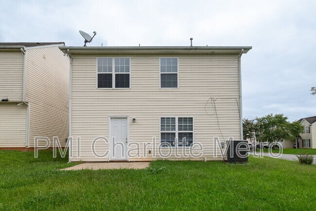 Building Photo - 1525 Crandon Dr