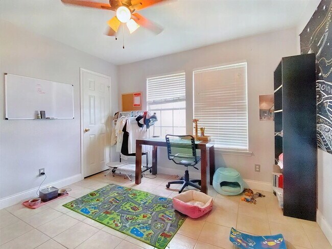 Building Photo - "Charming 3-Bedroom Home with Spacious Interior in San Marcos – Discover 1371 Sq Ft of Comfort!"