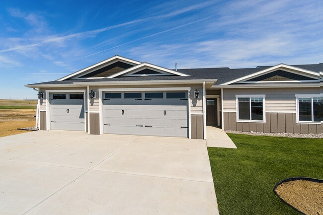 Building Photo - 913 Mission Oaks Dr