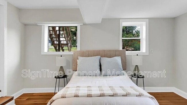 Building Photo - 12 S Main St