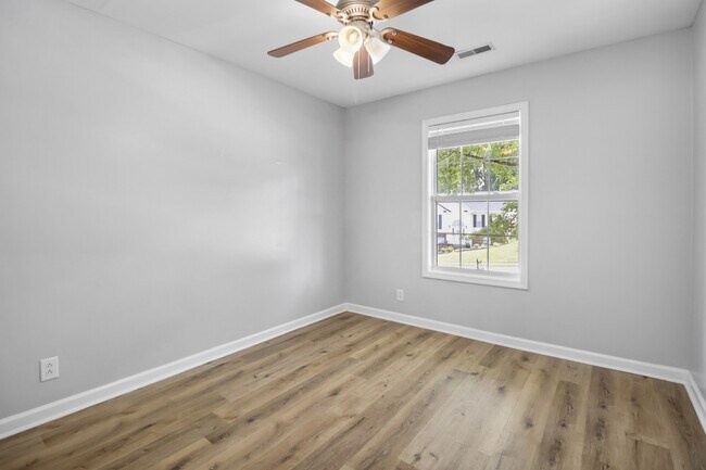 Building Photo - 1644 Cedar Springs Cir