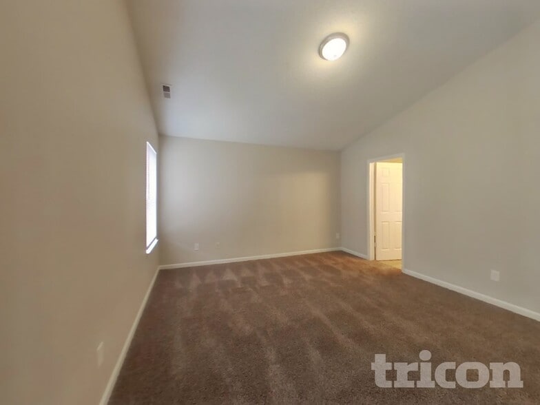 Building Photo - 594 Sun Ridge Blvd