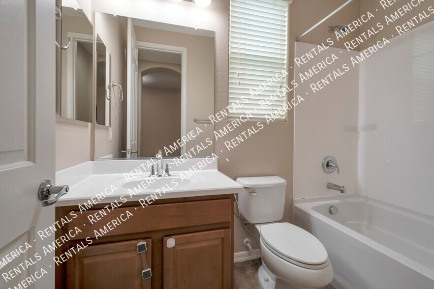 Building Photo - 267 E Kaibab Dr