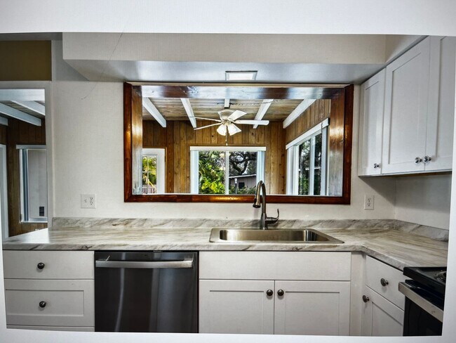 Building Photo - Upgraded 2BR/2BA Home Just Minutes from Vero Beach