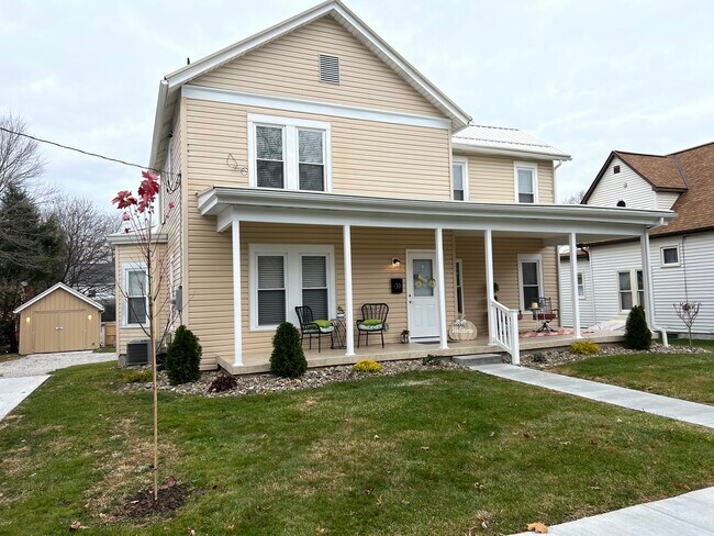 Building Photo - 30 Vincennes Ave