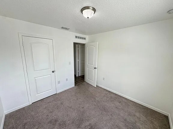 Building Photo - 910 Nancy Ct