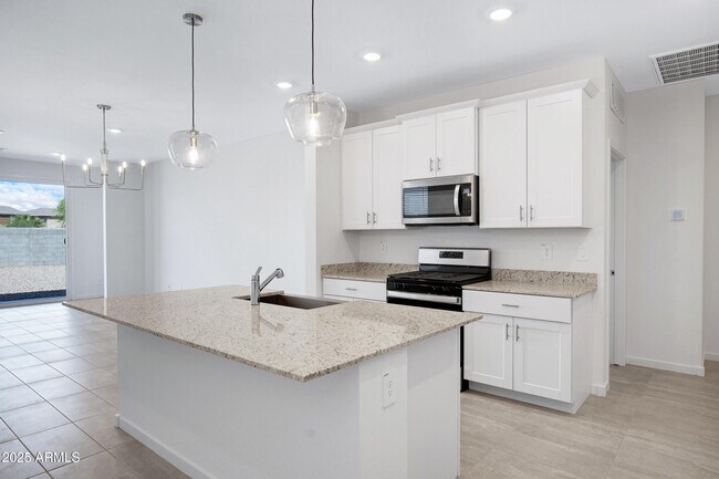 Building Photo - 30450 Sage St