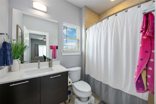 Building Photo - 1854 Dan St