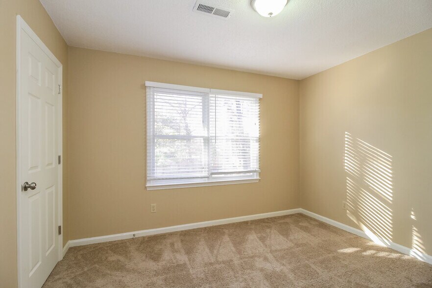 Building Photo - 3112 Hickory Ridge Dr