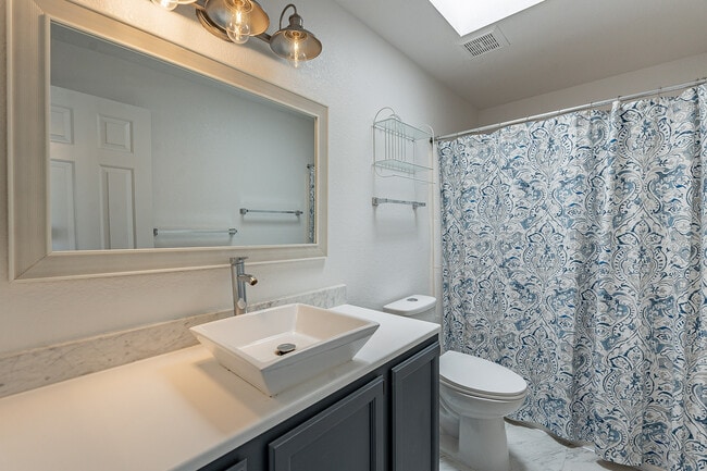 Building Photo - 3640 N 38th St