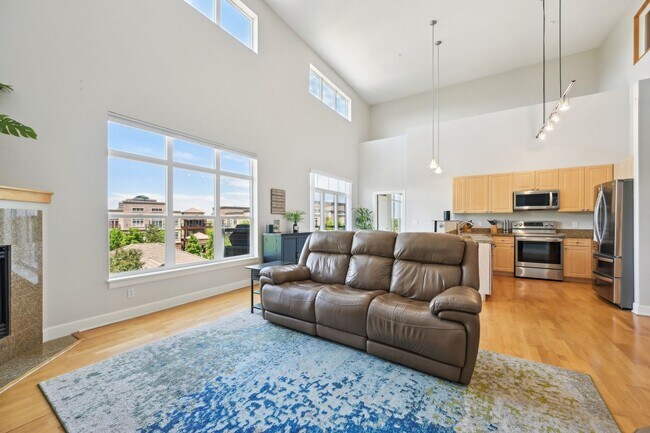 Building Photo - 5677 S Park Pl