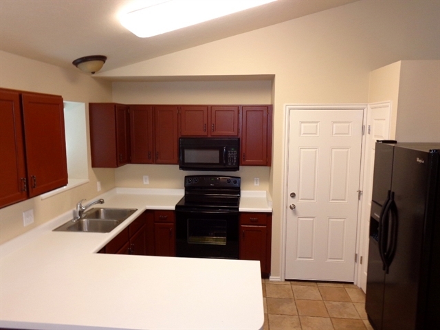 Building Photo - 2964 S Fetzer Dr