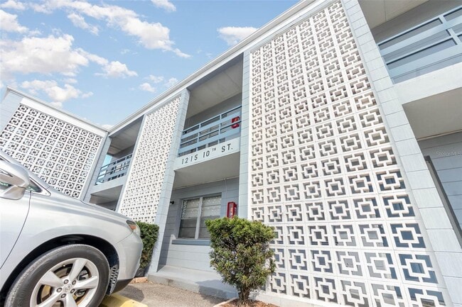 Building Photo - 1215 10th St