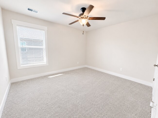 Building Photo - 404 Cattail Holw Wy