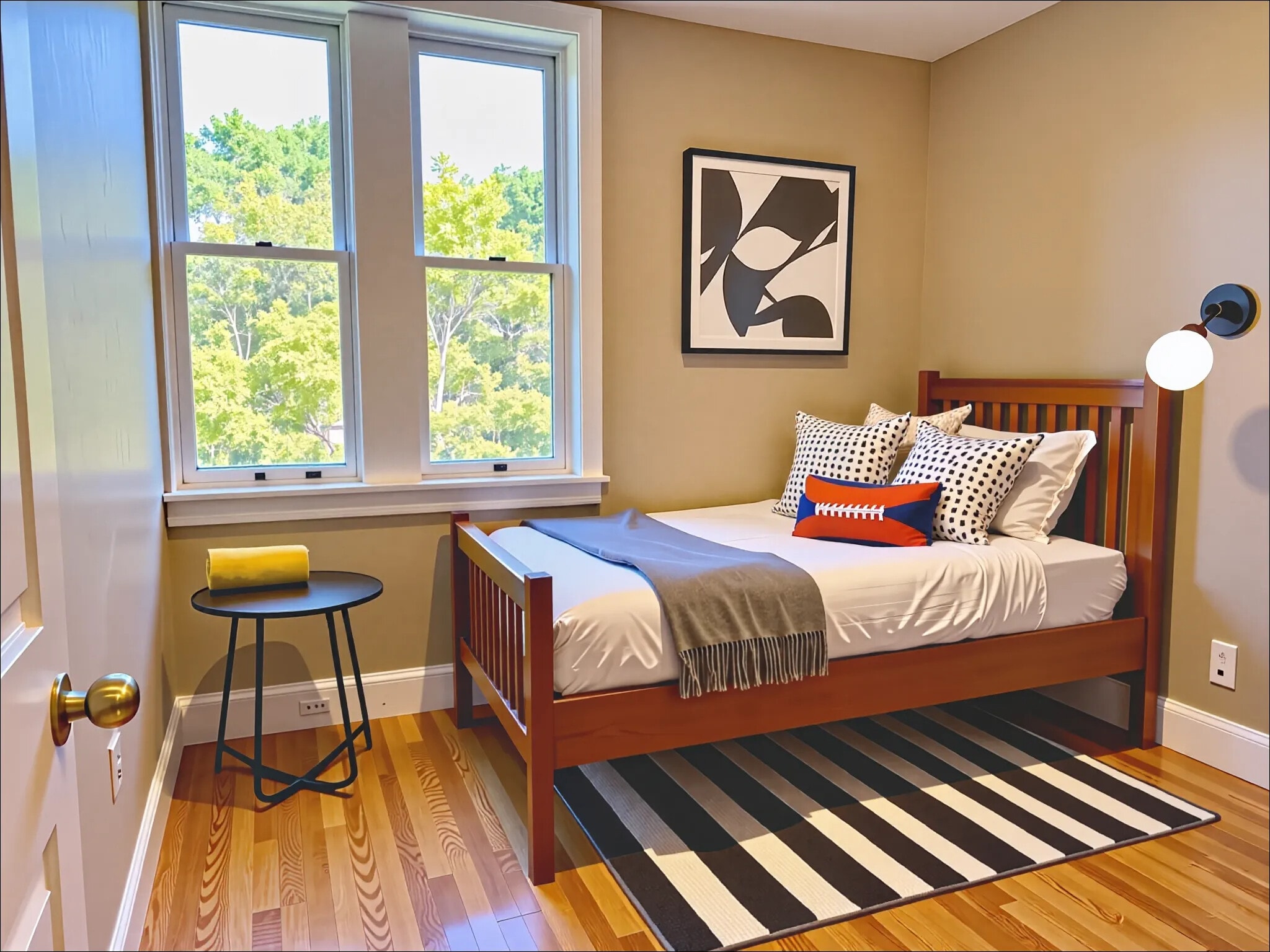 Building Photo - 76 Egmont St