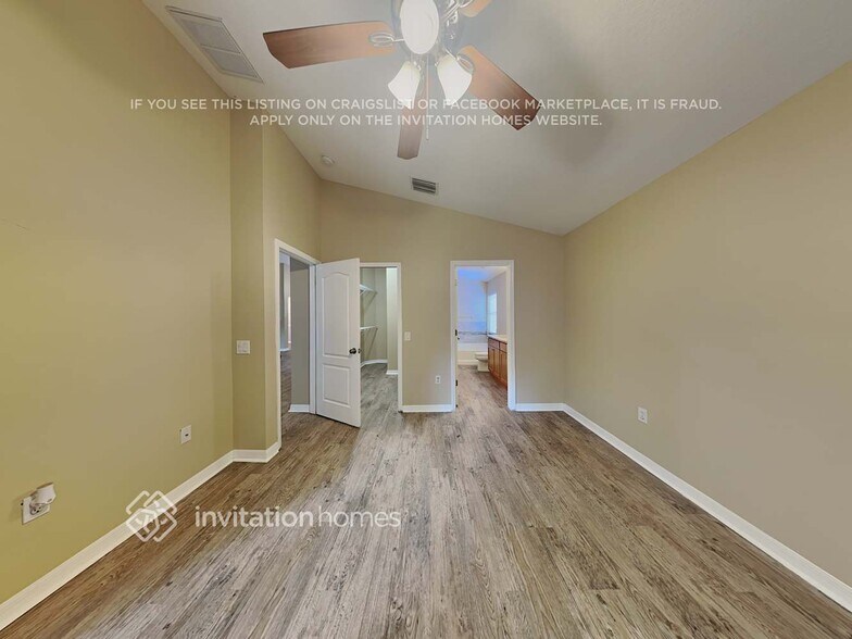 Building Photo - 724 Somerstone Dr