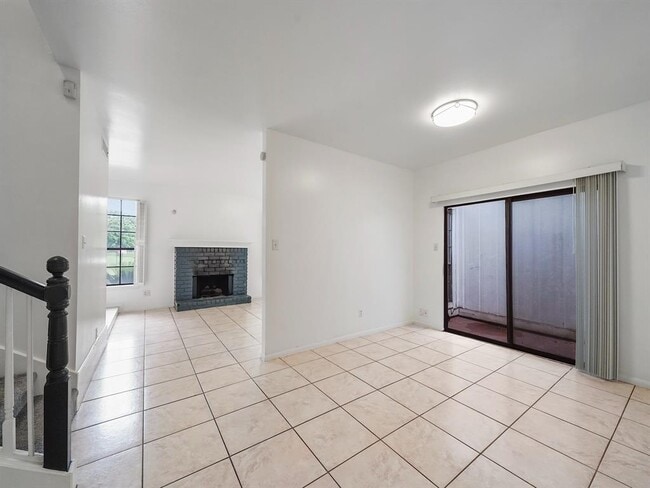 Building Photo - 10616 Bob White Dr