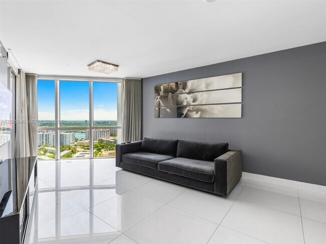 Building Photo - 18201 Collins Ave