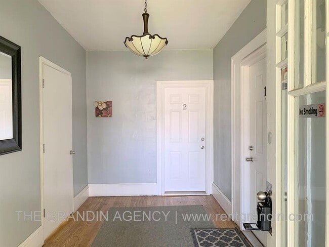 Building Photo - 1306 Patterson Ave SW