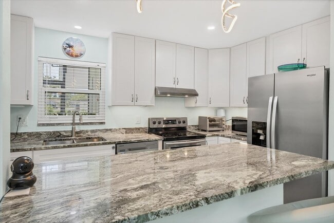 Building Photo - BENEVA & CLARK RD / VILLA