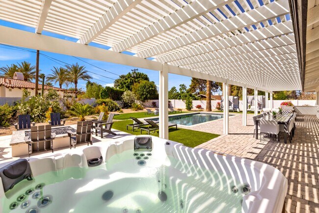 Building Photo - 4633 N 49th Pl