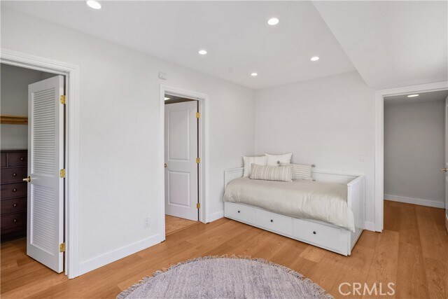 Building Photo - 390 St Ann's Dr