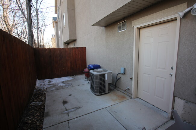 Patio - 625 E 200 S